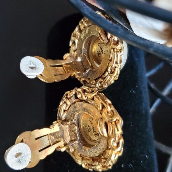 AUTHENTIC CHANEL CLIP-ON EARRINGS - Picture 5 of 7